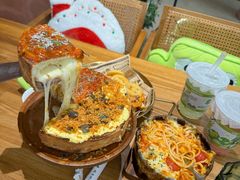 -Dragon Pizza•圆脸龙披萨·牛排餐厅