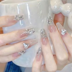 -安吉拉·纤纤玉指美甲美睫创意中心