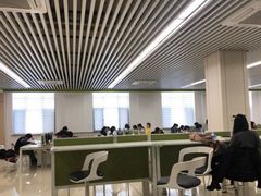 -吉林大学前卫南区中心图书馆