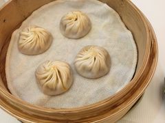 蟹粉鲜肉小笼包-桂满陇·手作小笼包&江南叫花鸡(中山公园店)