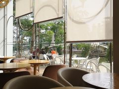 靠窗位-奈雪的茶(大梅沙8号仓店)