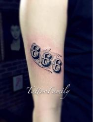 微信号15921903323-TATTOO FAMILY刺青纹身工作室