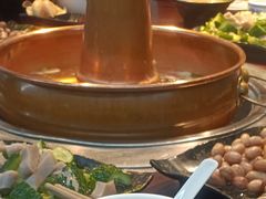 -洞庭洲·防空洞火锅·铜锅涮肉·烧烤(新百广场店)