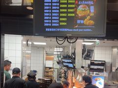 -麦当劳(展览路店)