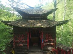 -峡谷浮石林景区