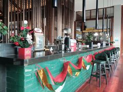 -梁鸿湿地丽笙度假酒店大堂吧