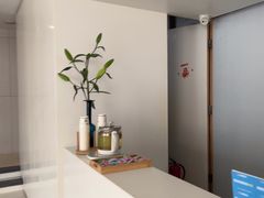 -卡罗酒店(东门晒布地铁站店)