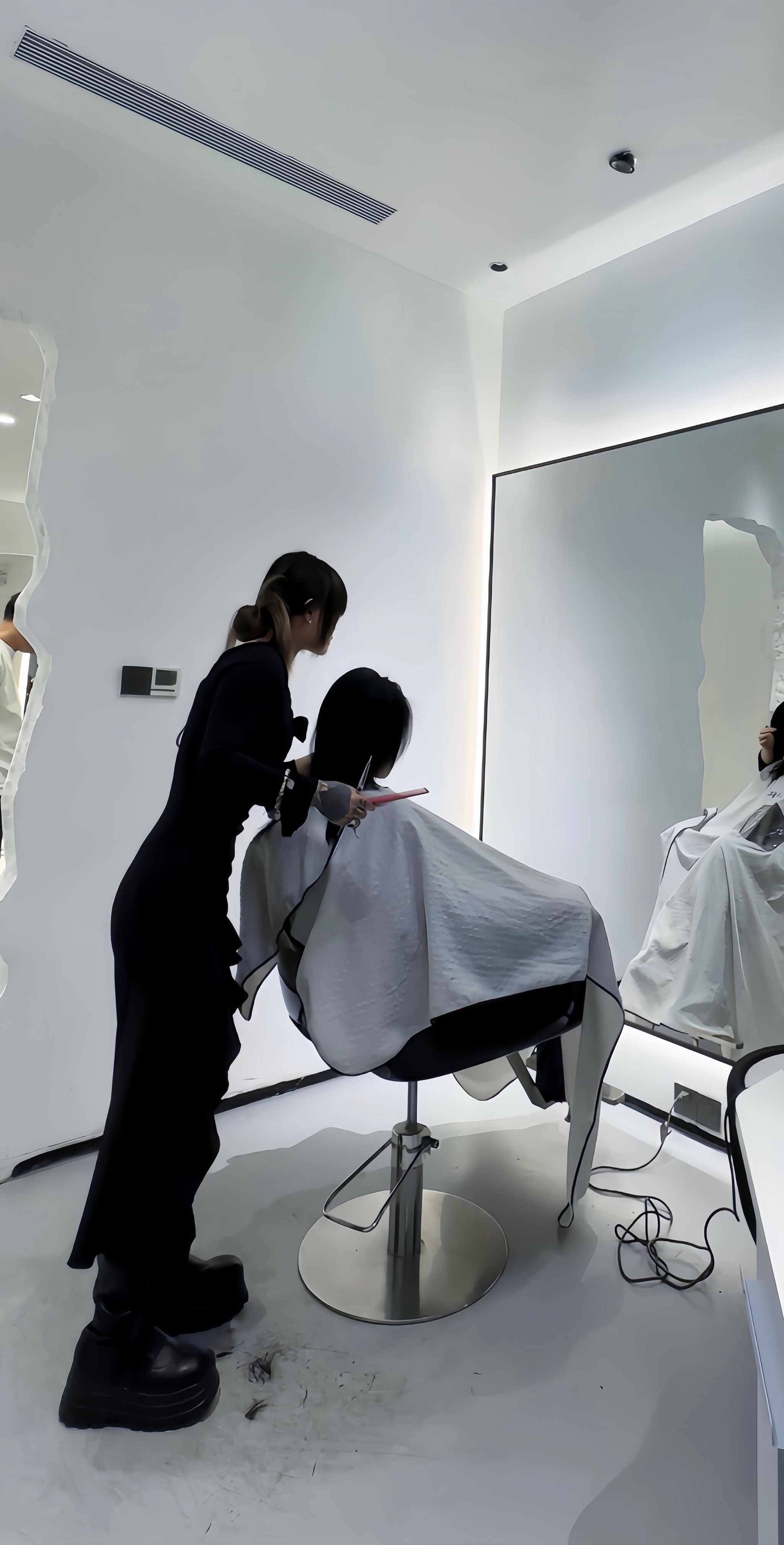 第一次找女发型师剪头发 女生更懂女生