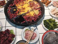 -渝嘴小老弟老火锅(华新村店)