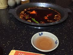 -茅草房·河畔园林火锅