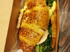 蛋香鸡肉可颂-星巴克臻选(南京金茂览秀城店)