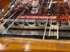 -哈尔滨小酒馆·鲜肉现穿自助烧烤(康新花园店)