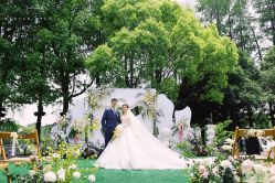 -艾米丽婚纱礼服