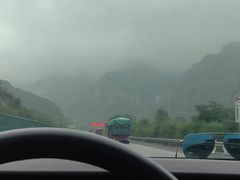 -百里峡七彩艺术小镇