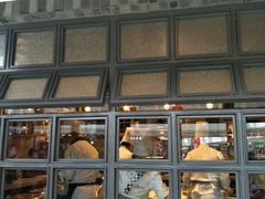 面包甜点陈列柜-春饼先生·北京烤鸭(甘井子万达店)