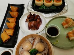 脆皮炸乳鸽-御花园酒店(希尔顿店)