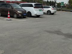 -小昆山服务区-停车场