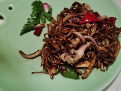 茶树菇炒鲜鱿-卯时·龙光雅宴·精致锡帮菜(惠山古镇店)