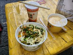 -球场热干面老店
