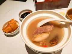 鲍鱼羊肚菌肉骨茶-狮拾久·现代新加坡料理(壹方城店)