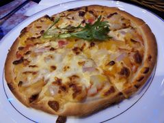 -樱花里音乐餐吧·牛扒椰子鸡(东圃店)