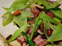莴笋炒腊肉-滇香肴·云南菜蒸汽石锅鱼(云南北路店)