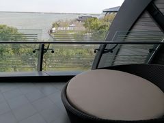 -上海滴水湖皇冠假日酒店