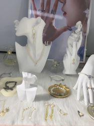 -AI艾耳·专业手工耳洞·穿孔美学馆