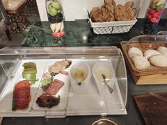 -深圳富苑皇冠假日套房酒店