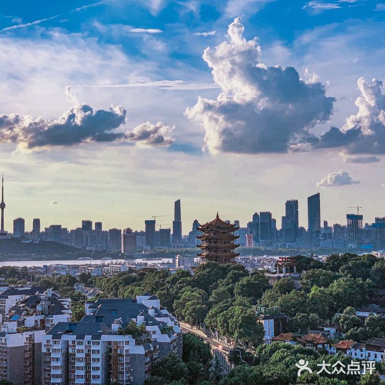 黄鹤楼是这座城的精神图腾