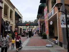 -王府井奥莱临潼小镇(临潼店)