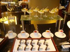 好吃的布丁和糕点-岷山饭店-芝芝自助餐厅