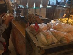 面包甜点陈列柜-面包新语(上地华联店)