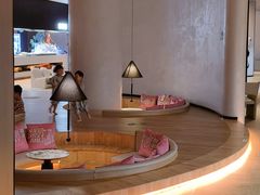 -涨巢·潮玩水疗局