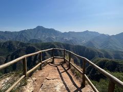 -周口店坡峰岭风景区
