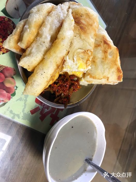 88号小吃店·经典云南菜·地道纳西美食加蛋粑粑图片