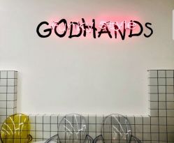 -Godhands美发设计沙龙