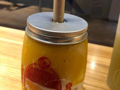 芒芒甘露酸奶瓶-喜茶(上海正大广场店)