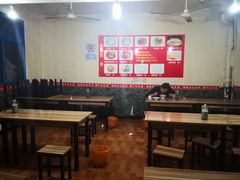 大堂-老字号杨坡红油米线腊汁肉夹馍(东四道巷店)