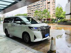 -富君租车(外滩店)