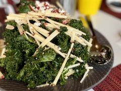 羽衣甘蓝苹果沙拉-WOLFGANG PUCK KITCHEN & BAR(迪士尼小镇店)