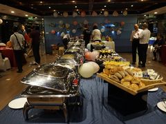 -黄浦江游览十六铺3号码头网红自助餐