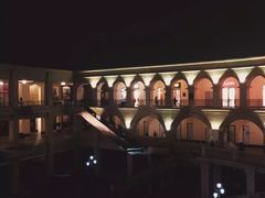 -王府井奥莱临潼小镇(临潼店)