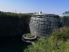 -蓝精灵乐园·世茂精灵之城主题乐园