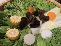 -尚尚仙·酸汤猪手·猪肚鸡火锅(华联万柳购物中心店)