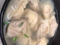 三鲜大馄饨-万寿斋(山阴路店)