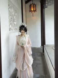 -一揽芳华汉服旗袍体验馆(拙政园店)