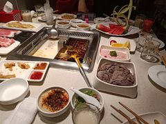 -海底捞火锅鲜切牛肉主题店(长寿路店)