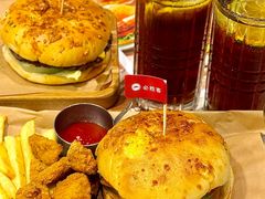 -必胜客(WOW中心城店)