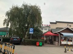 -平望服务区·停车场